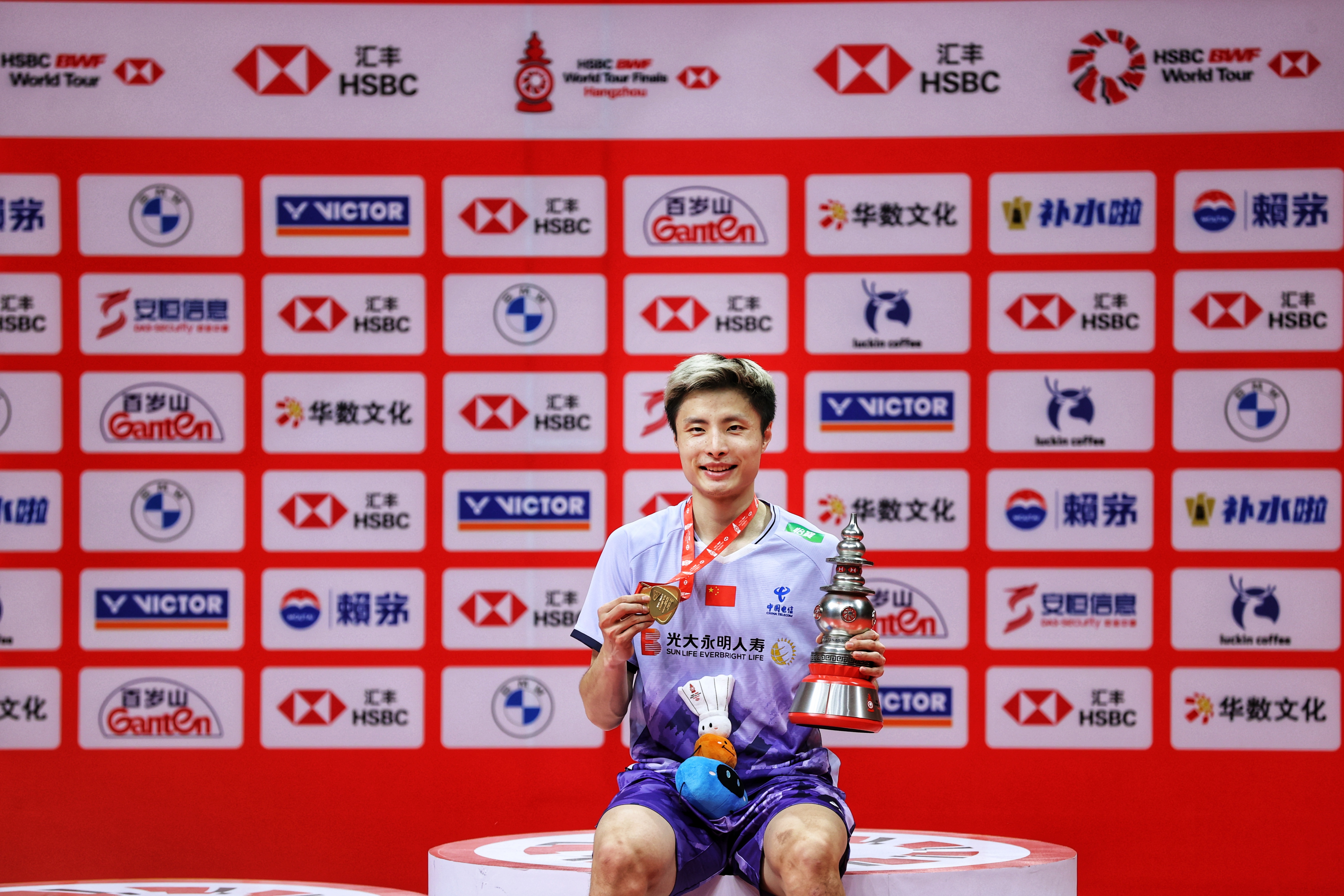 日本队碾压印尼队,石宇奇高光表现 日本队碾压印尼队,石宇奇高光表现