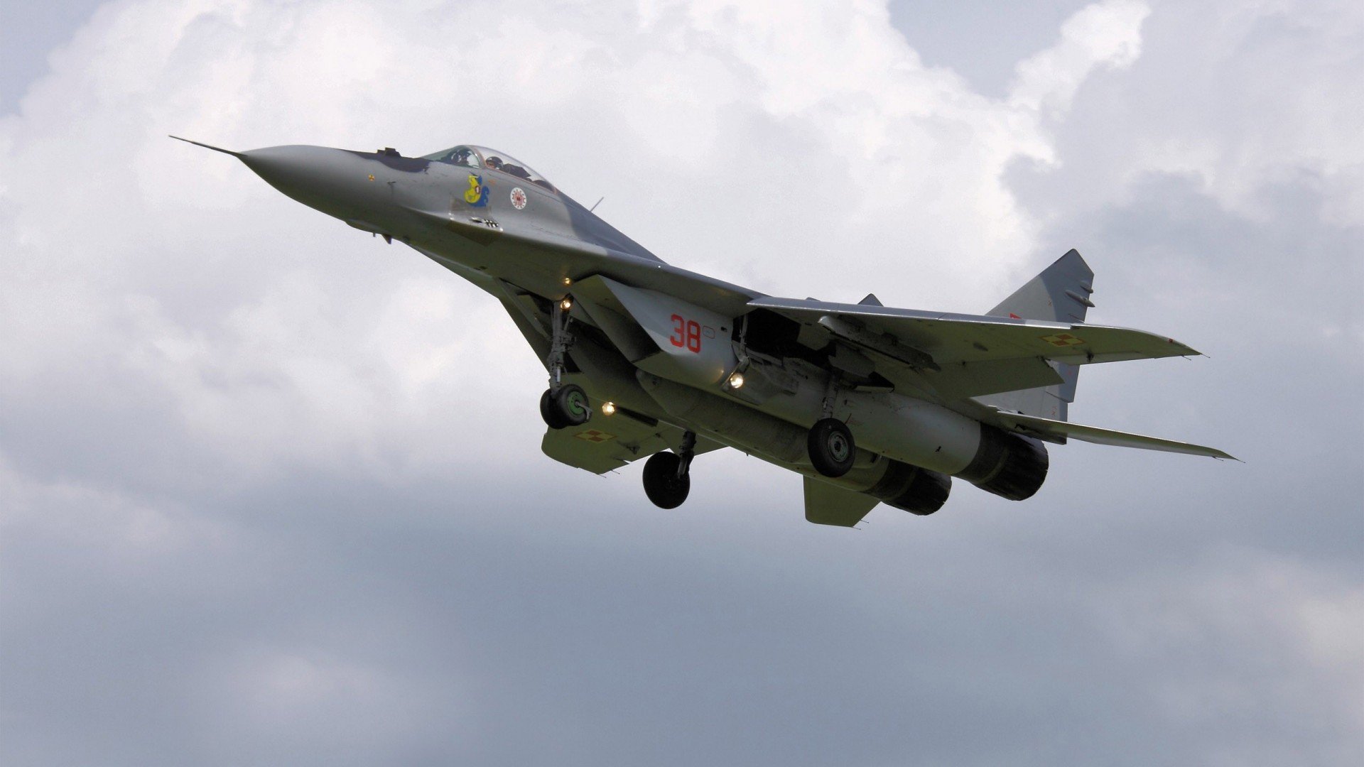 冰与血之歌，德罗赞压哨绝杀助篮网攻克北岸花园，强势晋级