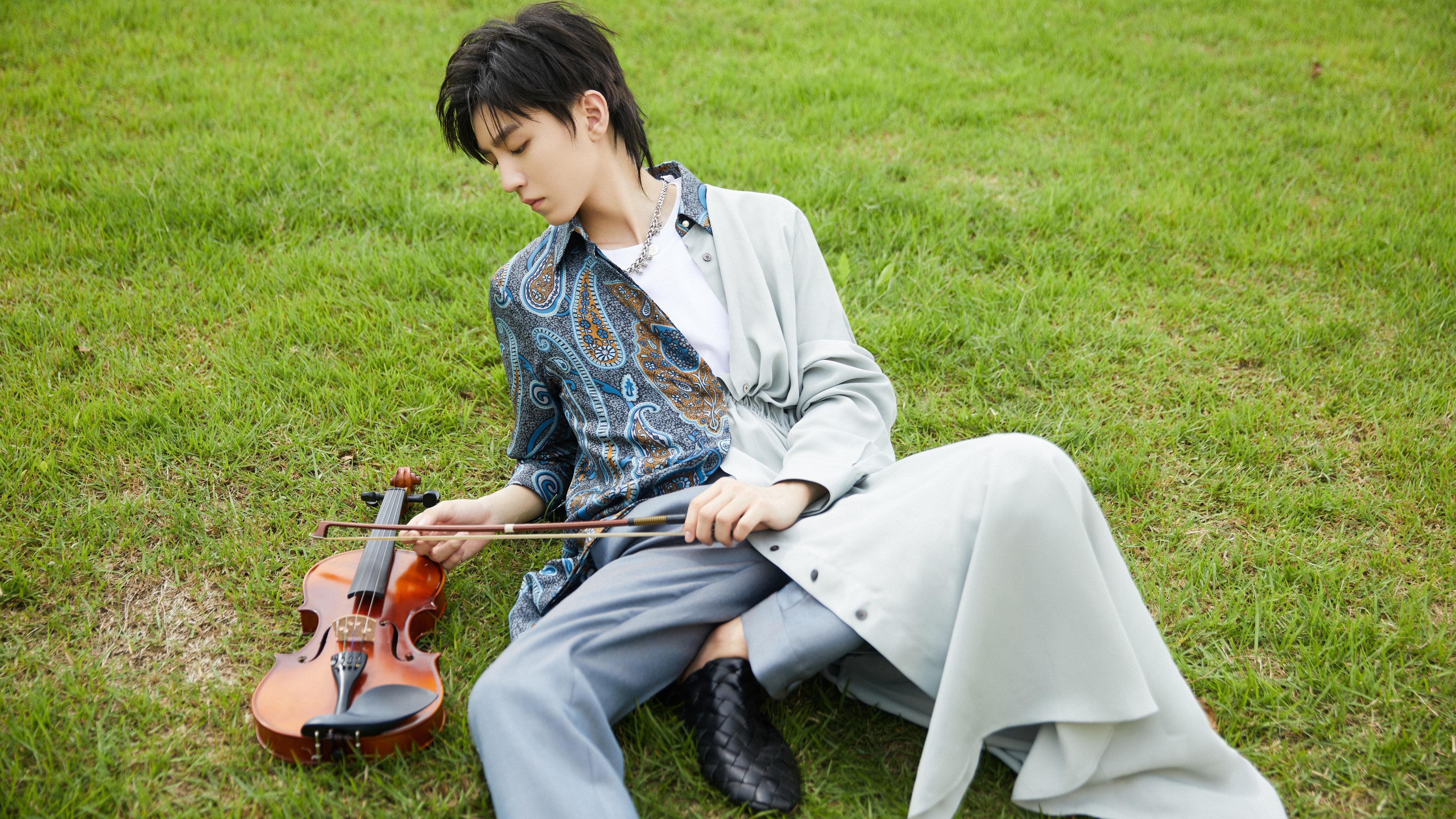 极速轰鸣与绝杀回响，当F1风驰之夜碰撞利拉德时间