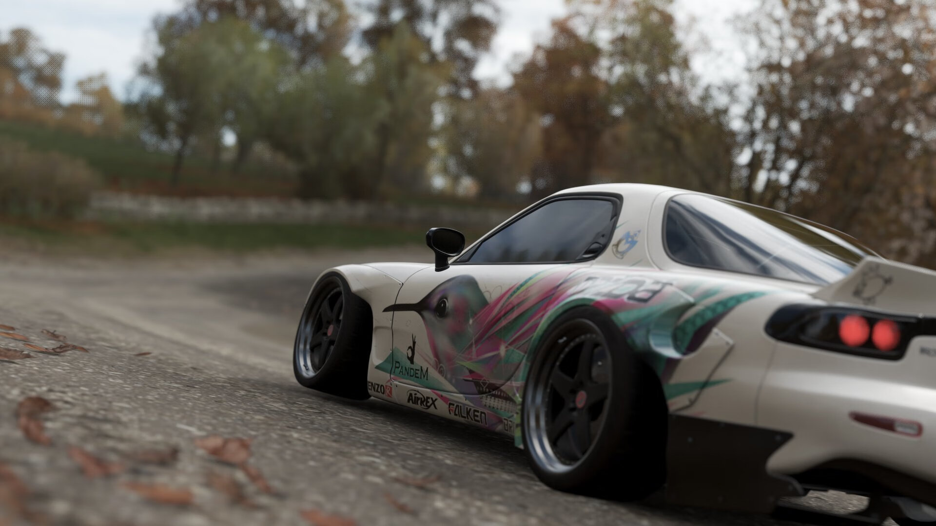 当F1引擎轰鸣，杜亚特在街道赛之夜打出冠军圈